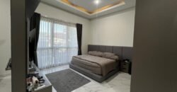 DIJUAL RUMAH DENGAN KOLAM RENANG DI TURANGGA