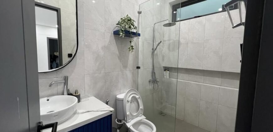 DIJUAL RUMAH DENGAN KOLAM RENANG DI TURANGGA