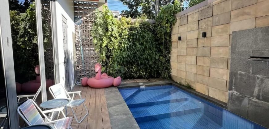 DIJUAL RUMAH DENGAN KOLAM RENANG DI TURANGGA