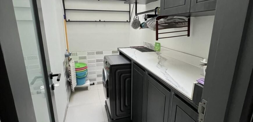 DIJUAL RUMAH DENGAN KOLAM RENANG DI TURANGGA