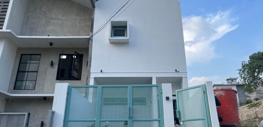 DIJUAL RUMAH CANTIK FULL FURNISHED DI CILEUNYI