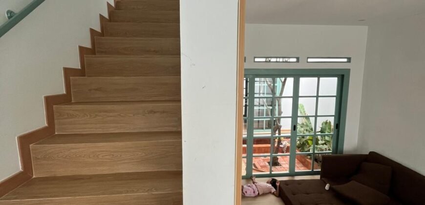 DIJUAL RUMAH CANTIK FULL FURNISHED DI CILEUNYI