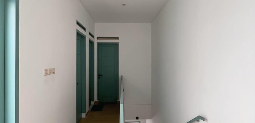 DIJUAL RUMAH CANTIK FULL FURNISHED DI CILEUNYI