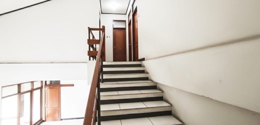 DISEWAKAN RUMAH COCOK DIJADIKAN KANTOR/TEMPAT TINGGAL DI KOPO MELATI