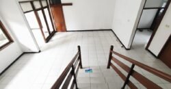 DISEWAKAN RUMAH COCOK DIJADIKAN KANTOR/TEMPAT TINGGAL DI KOPO MELATI