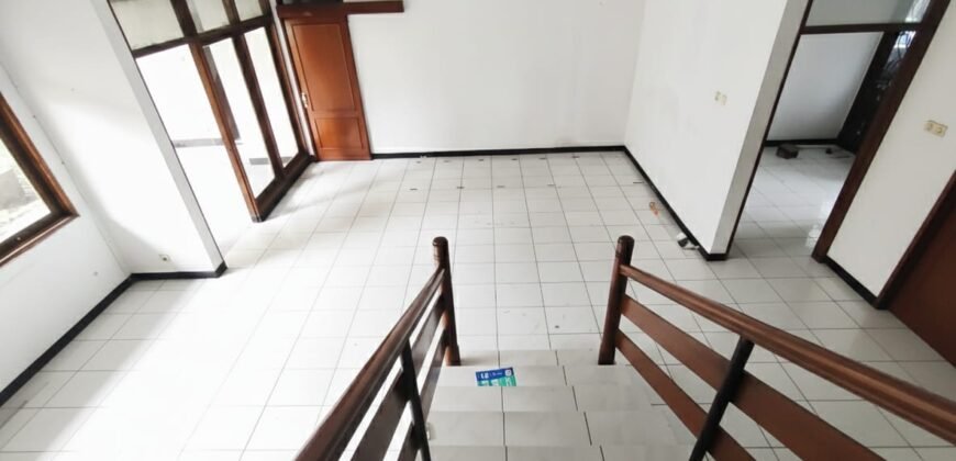 DISEWAKAN RUMAH COCOK DIJADIKAN KANTOR/TEMPAT TINGGAL DI KOPO MELATI