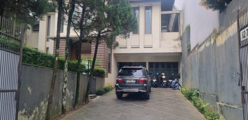 DIJUAL RUMAH MEWAH DI SETRADUTA – BANDUNG