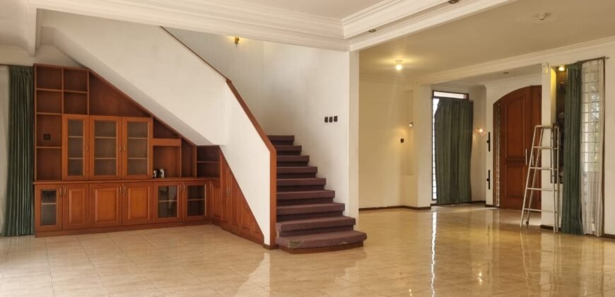DIJUAL RUMAH MEWAH DI SETRADUTA – BANDUNG