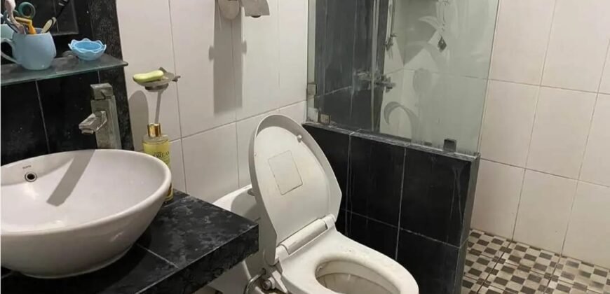 DIJUAL RUMAH DENGAN KOLAM RENANG DI JALAN WINDU BANDUNG