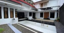 DIJUAL RUMAH DENGAN KOLAM RENANG DI JALAN WINDU BANDUNG
